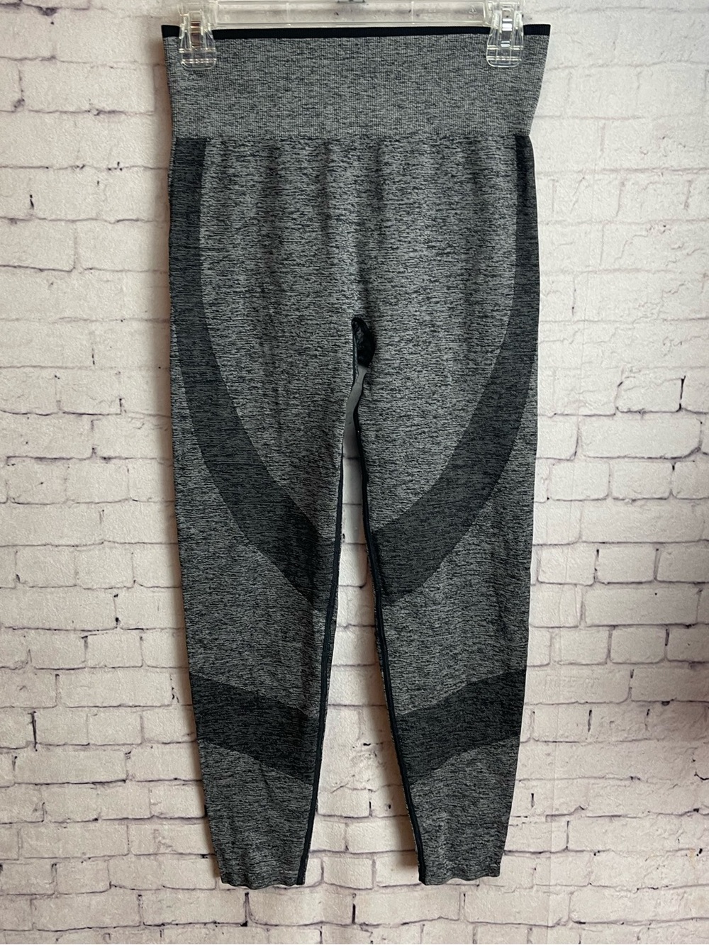 Pink Victorias Secret size medium gray contour leggings